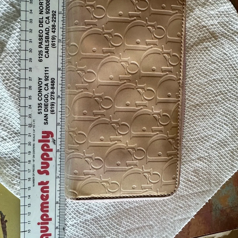 AUTHENTIC VINTAGE DIOR ZIPPY WALLET